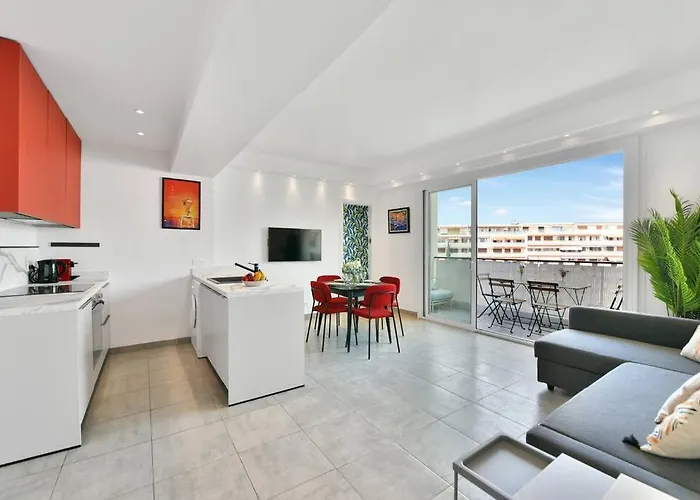 Apartament Croisette - Modern 2 Bdrs Location!