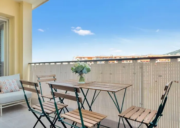 Croisette - Modern 2 Bdrs Location! Apartament Cannes