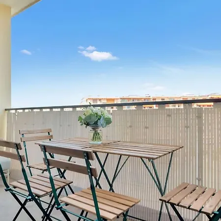 Croisette - Modern 2 Bdrs Location! Apartamento Cannes